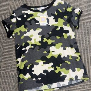 NWT LuLaRoe Ladies Liv Green Camo Short Sleeve Sz 2XL
